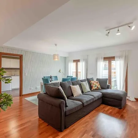 Apartament Modern 2-bedroom 15 Min From Center *