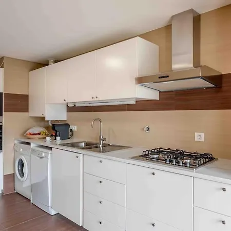 Apartament Modern 2-bedroom 15 Min From Center Amadora