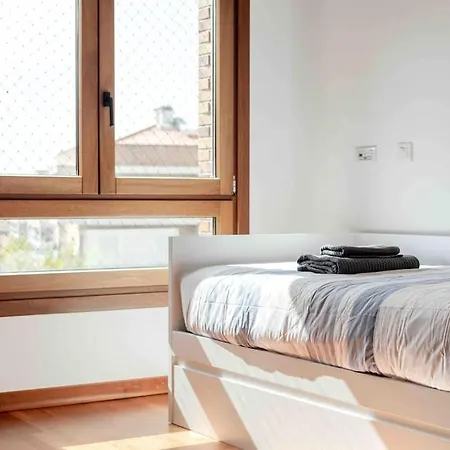Apartament Modern 2-bedroom 15 Min From Center Amadora