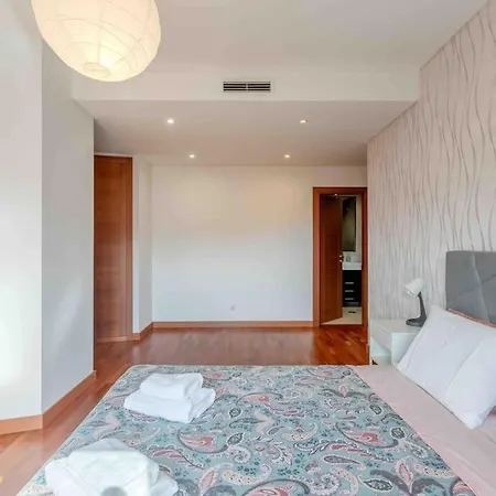 Apartament Modern 2-bedroom 15 Min From Center Amadora