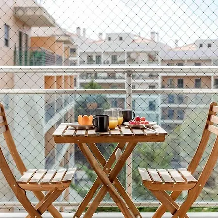 Modern 2-bedroom 15 Min From Center