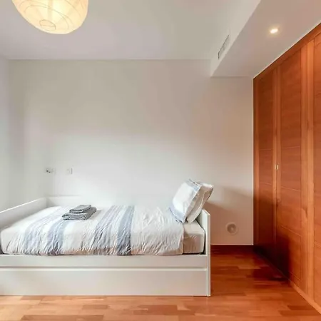 Modern 2-bedroom 15 Min From Center Apartament Amadora