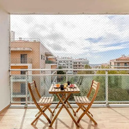 Modern 2-bedroom 15 Min From Center Apartament Amadora